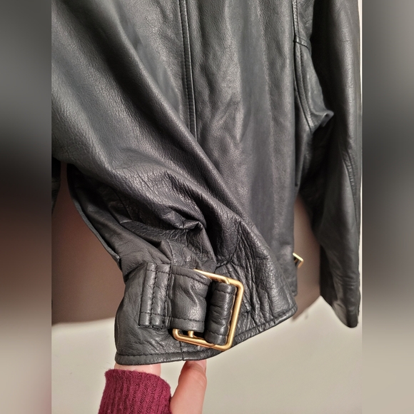 Danier polyurethane leather moto jacket with side belting and chain tag - Picture 7 of 8